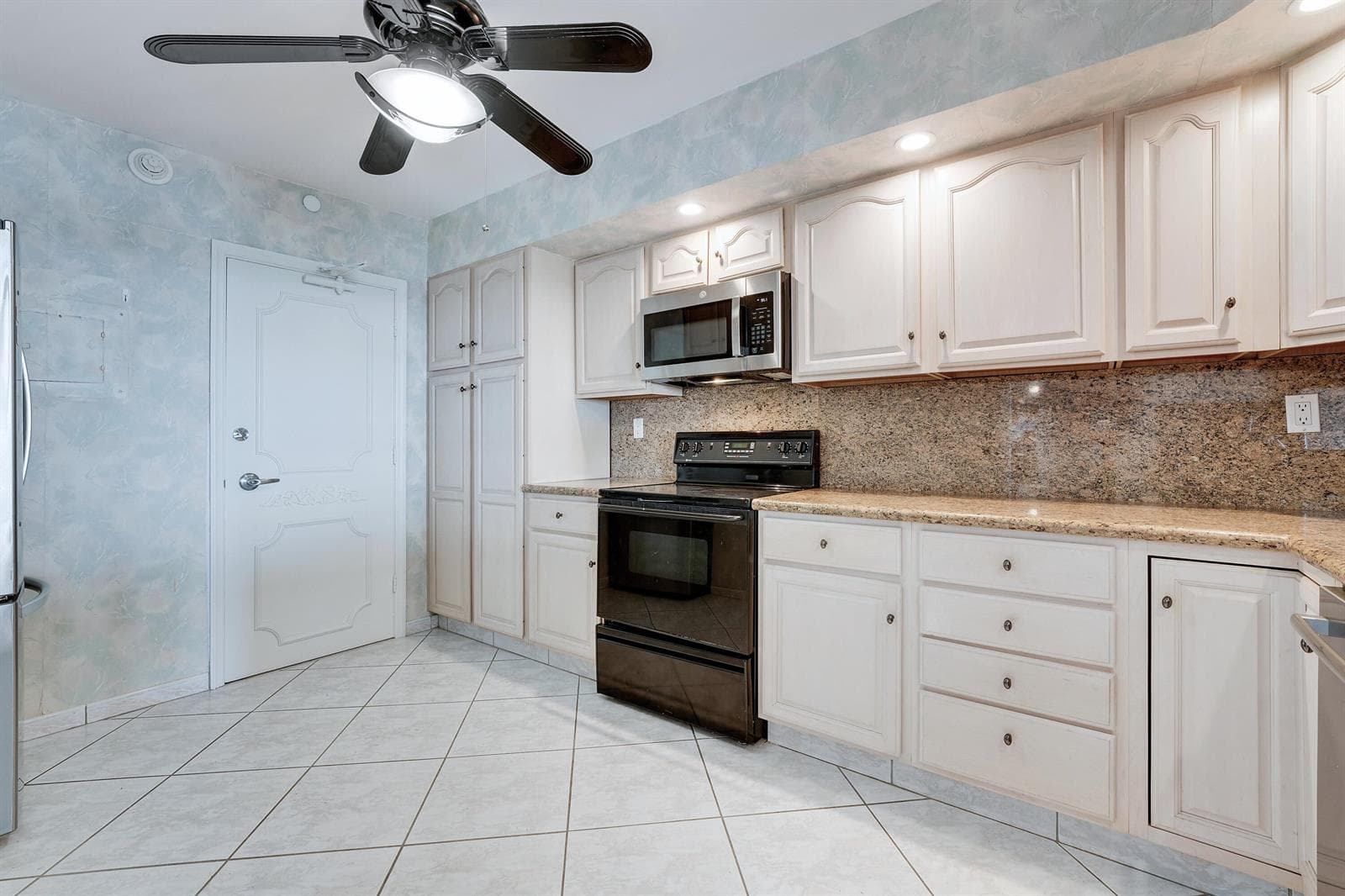 3750 Galt Ocean Drive 1710 photo 9