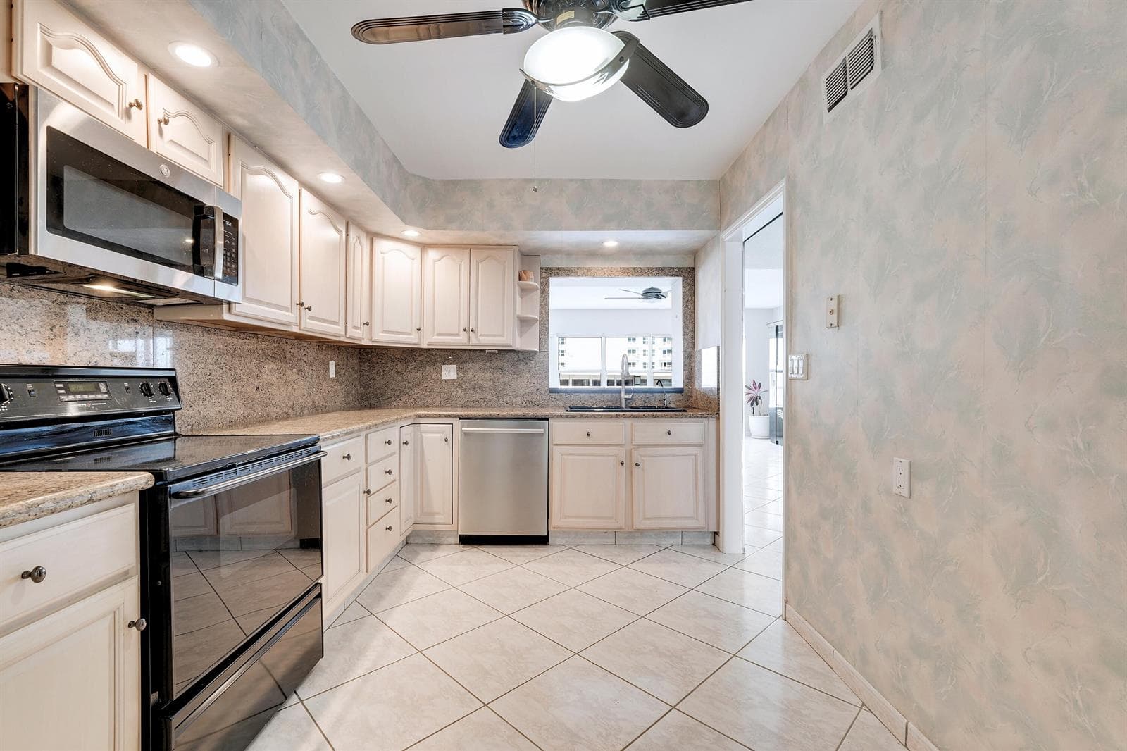 3750 Galt Ocean Drive 1710 photo 8