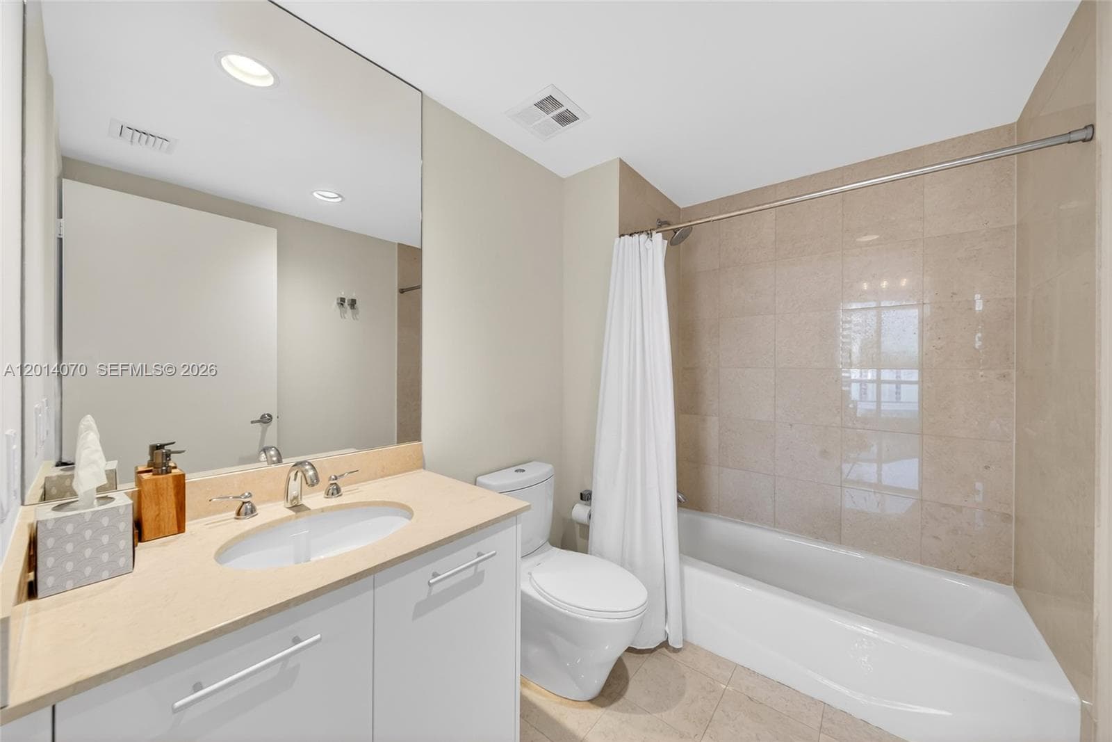 2711 S Ocean Dr 1901 photo 23
