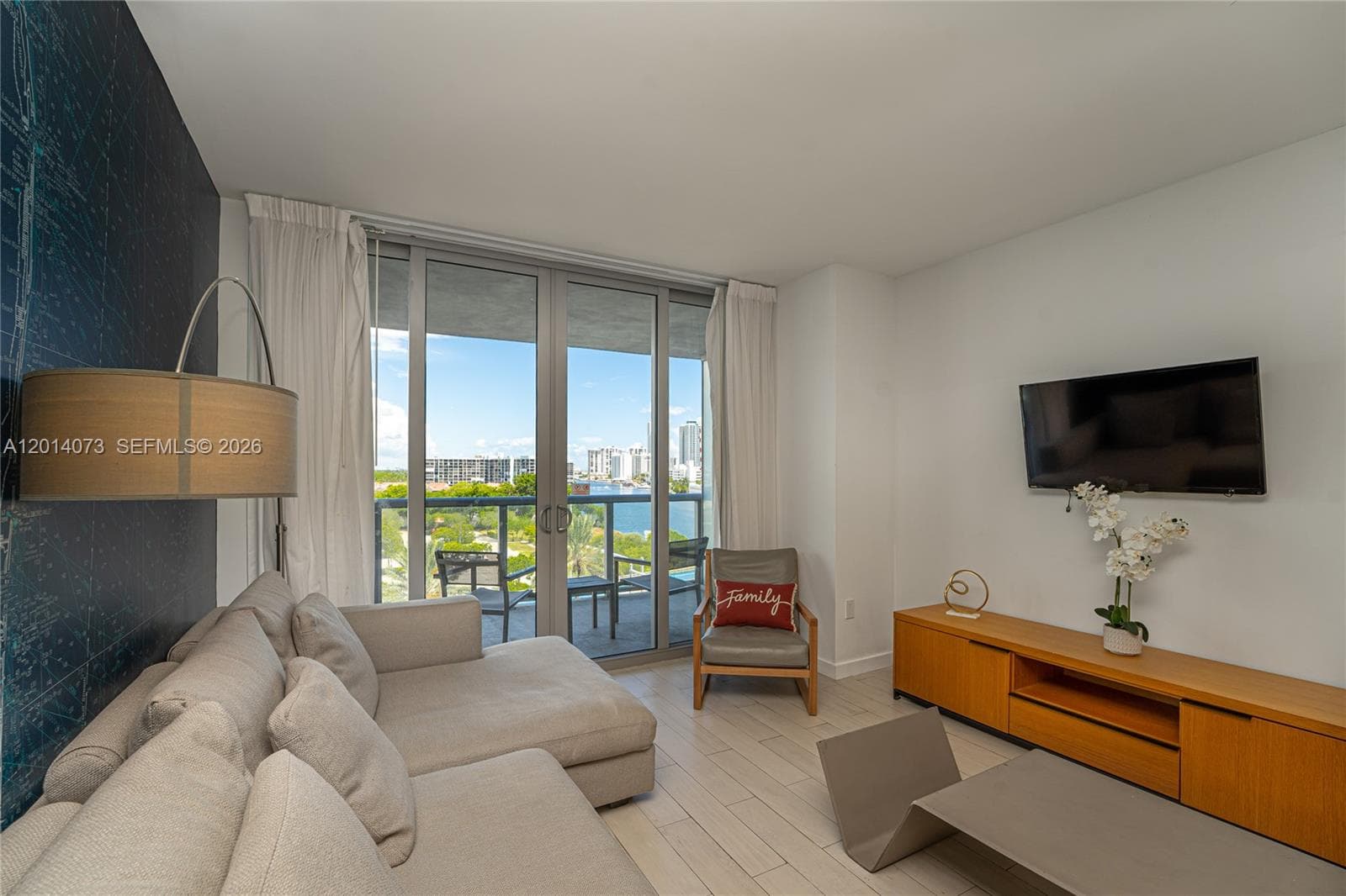 2602 E Hallandale Beach Blvd R806 photo 1