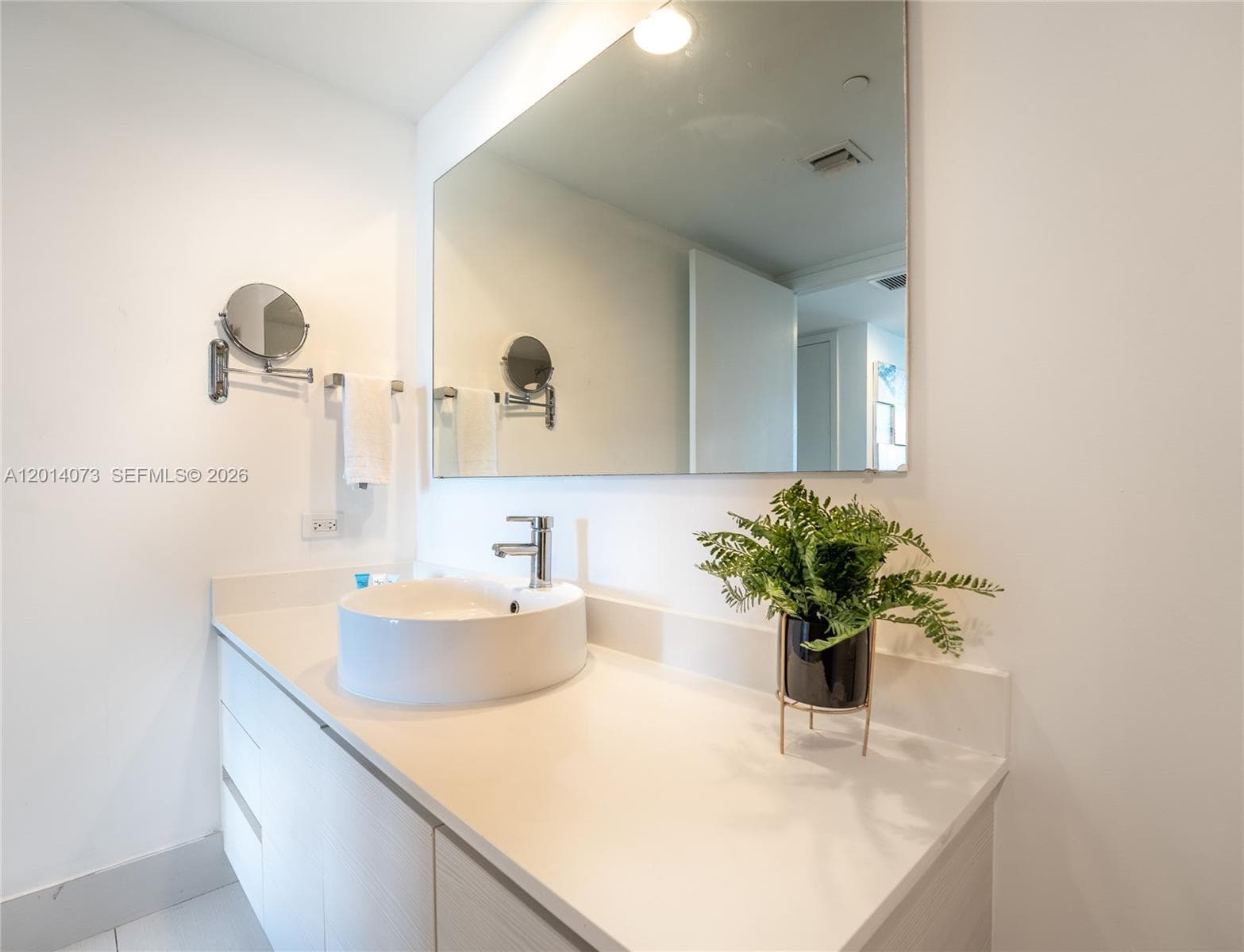 2602 E Hallandale Beach Blvd R806 photo 21