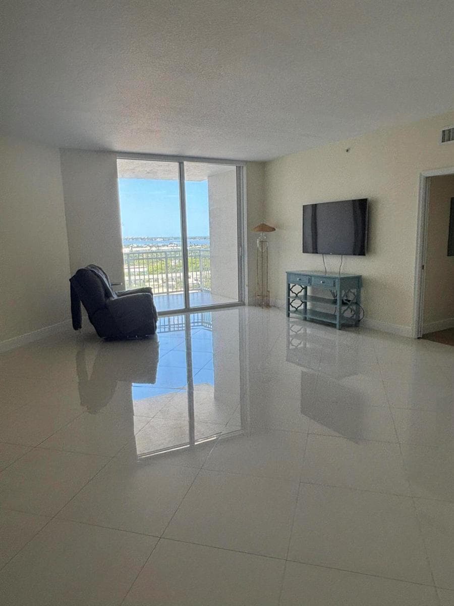 350 N Federal Highway Unit 1209 photo 6
