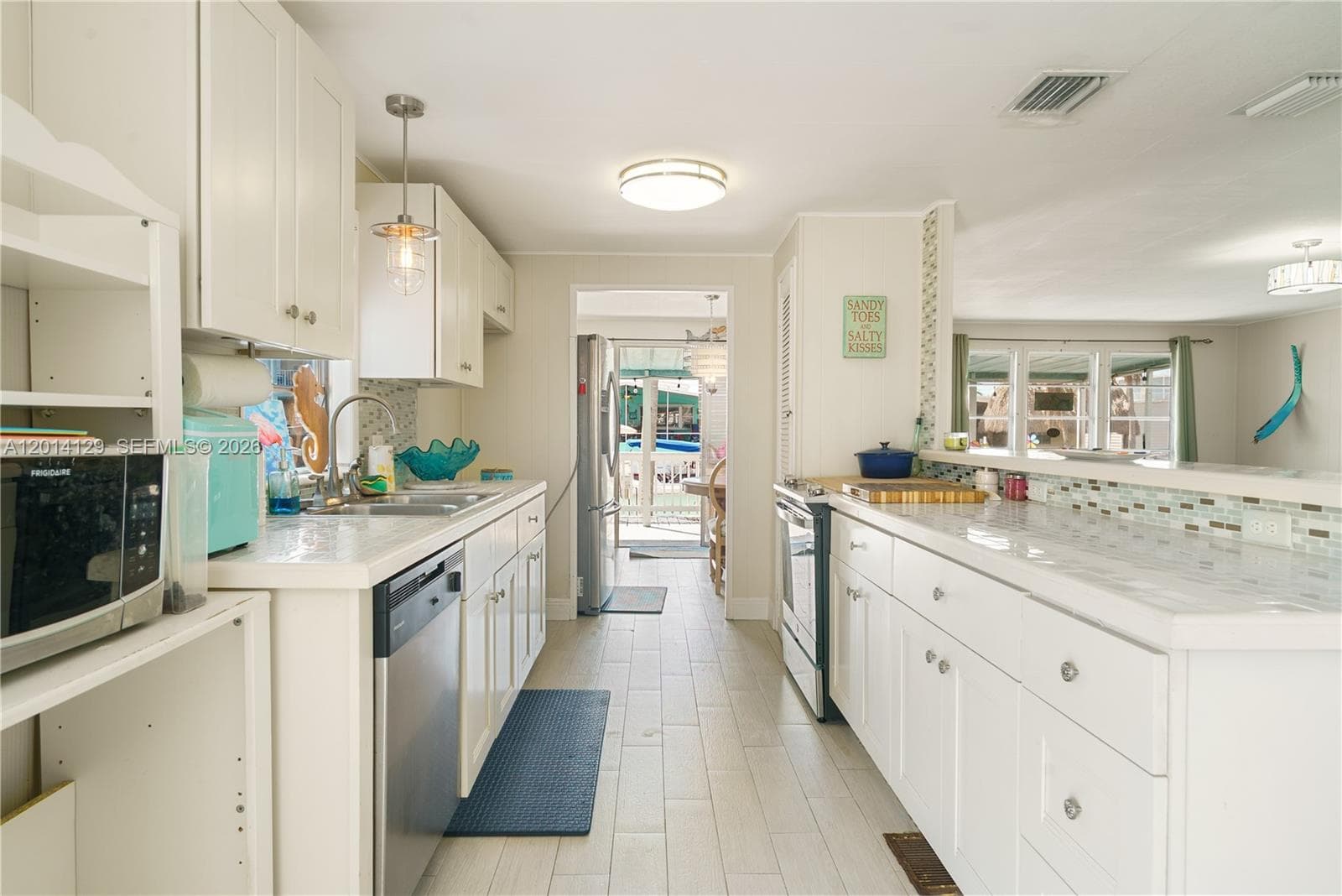 205 Humpty Dumpty Dr photo 4