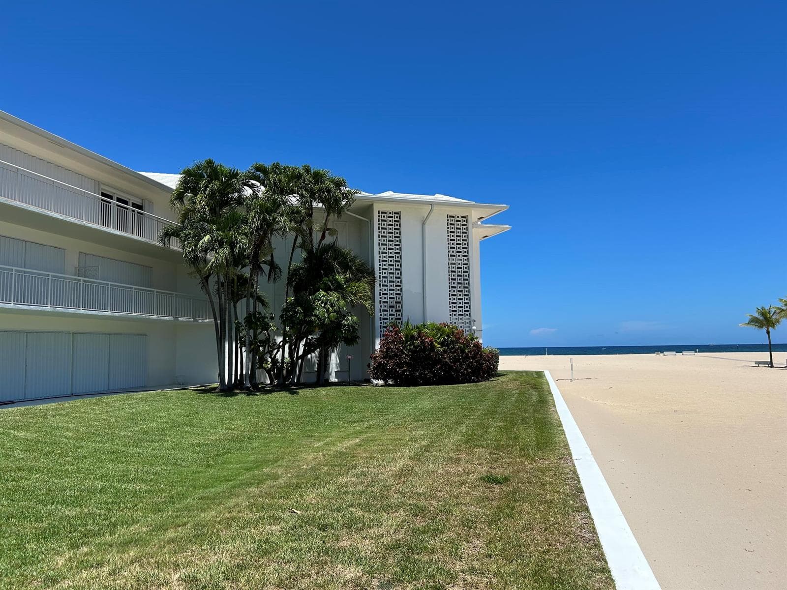 1750 S Ocean Lane 219 photo 23