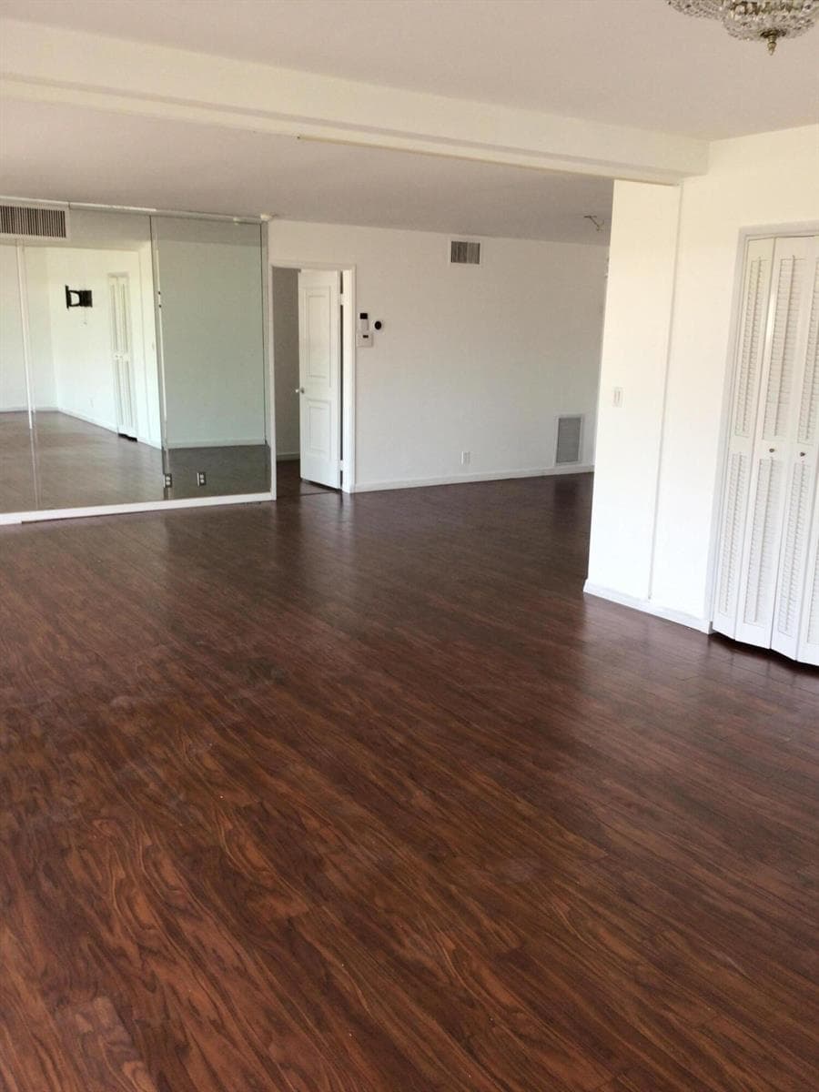 1750 S Ocean Lane 219 photo 8