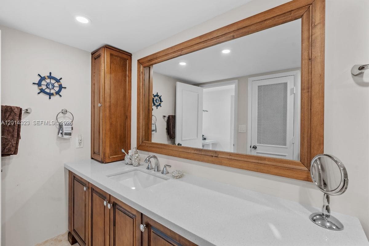 2100 S Ocean Ln 1704 photo 19