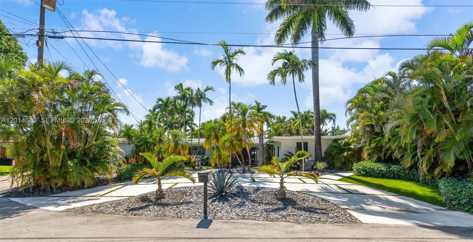 2643 Flamingo Ln photo 1