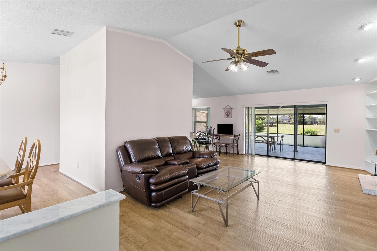 1078 SW Sultan Drive photo 7