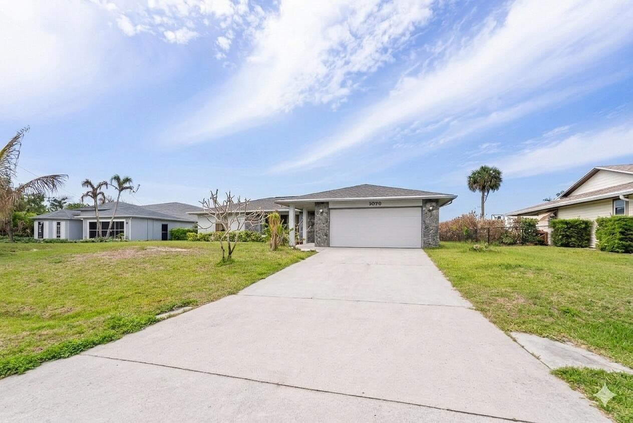 1078 SW Sultan Drive photo 3