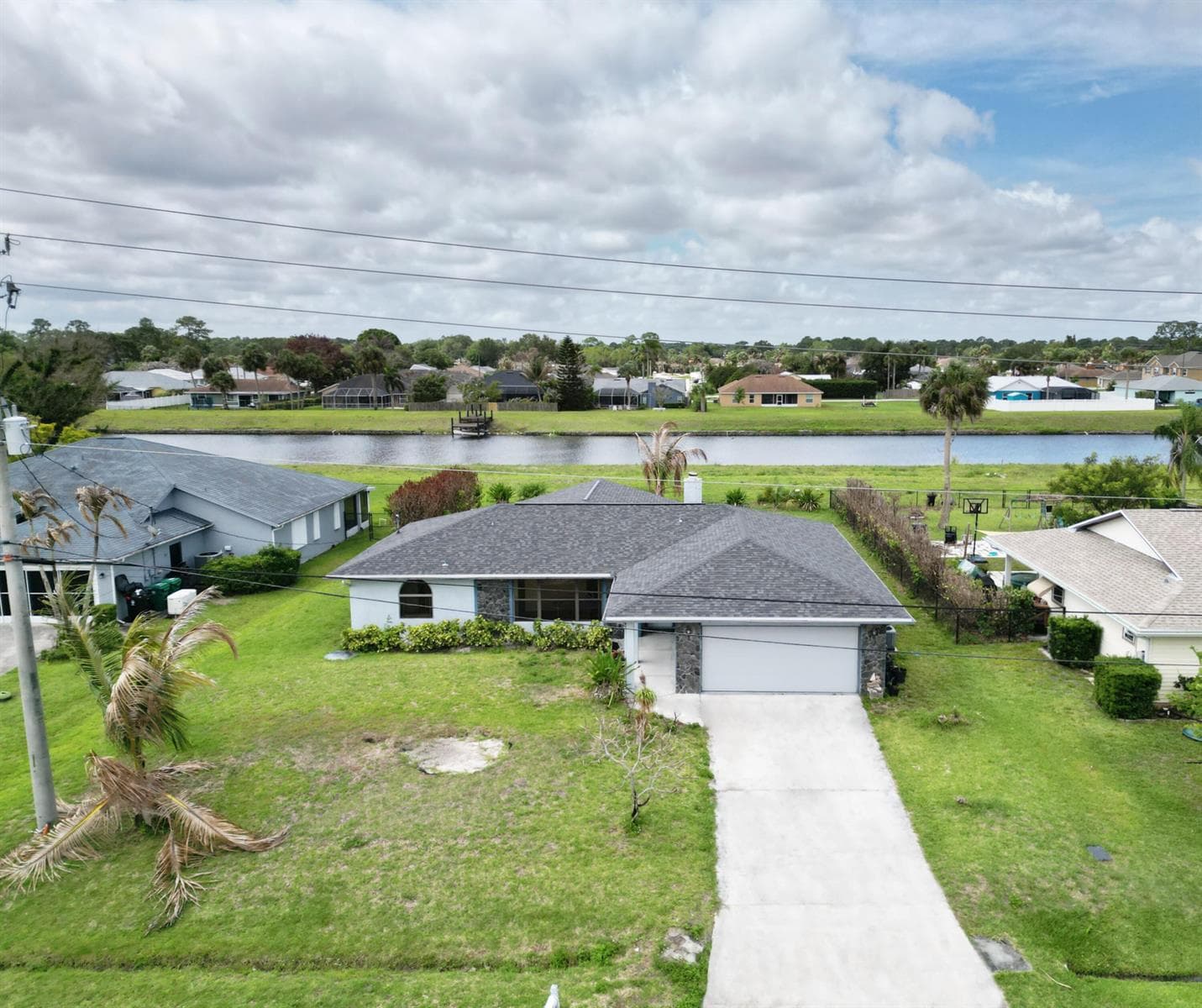1078 SW Sultan Drive photo 1