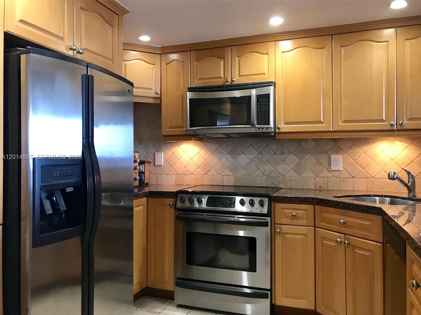 2625 Collins Ave 605 photo 9