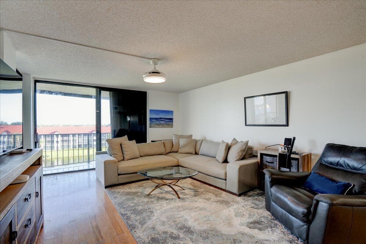 7030 Half Moon Circle 515 photo 17