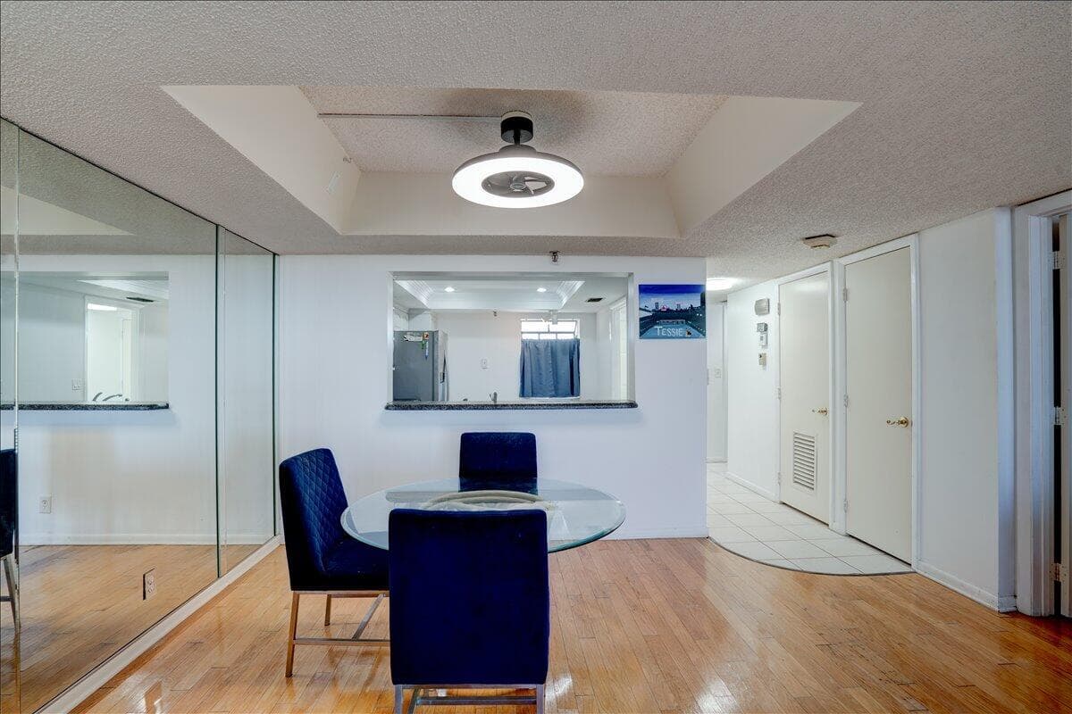 7030 Half Moon Circle 515 photo 20