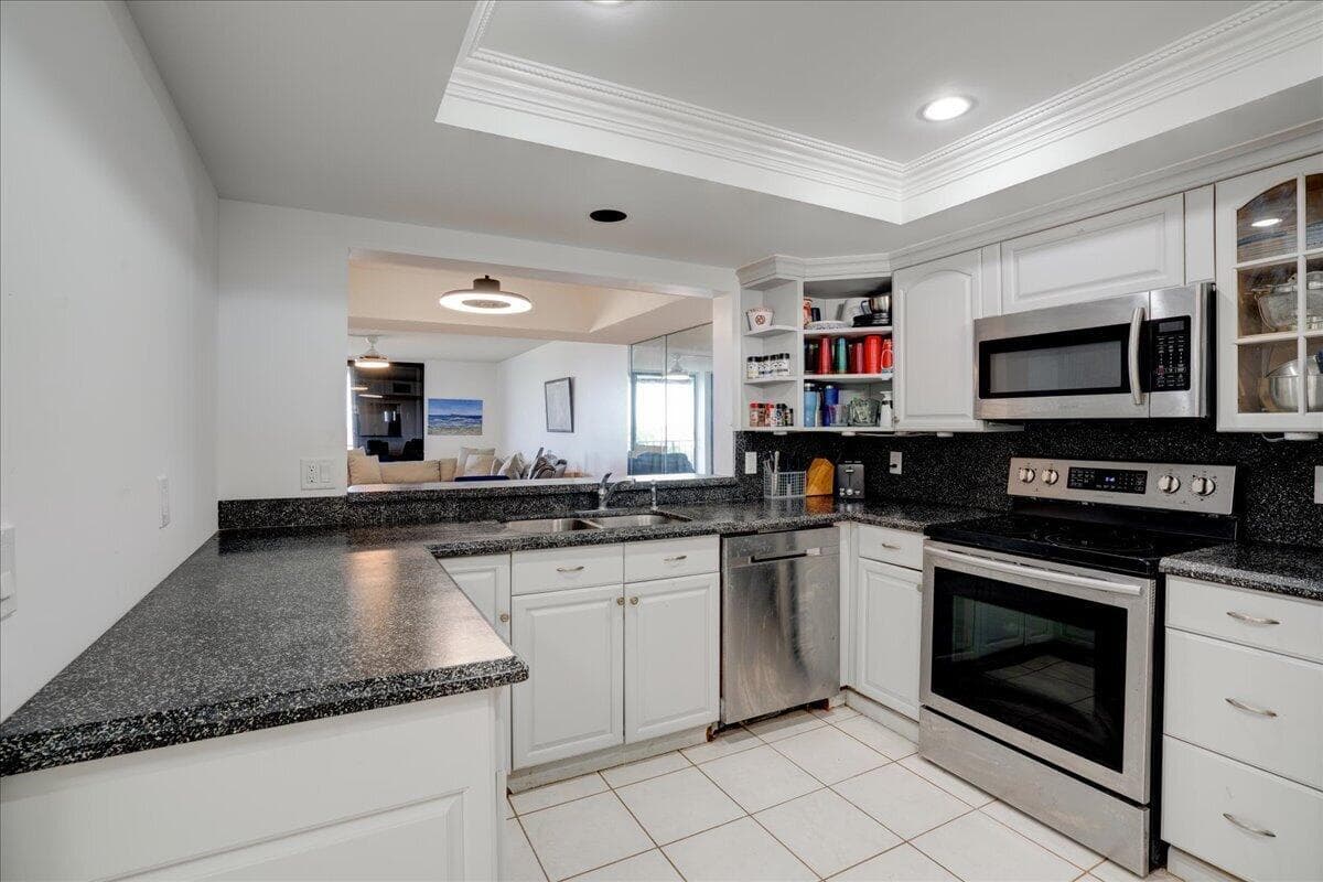 7030 Half Moon Circle 515 photo 10