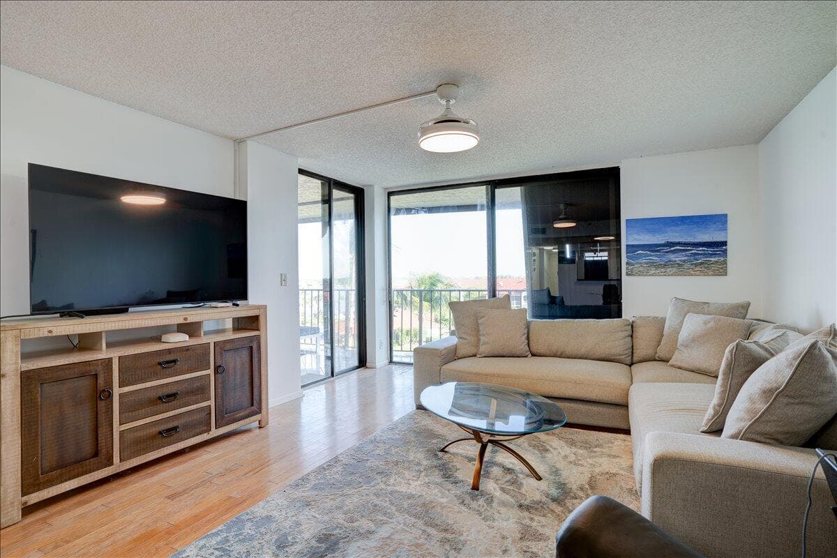 7030 Half Moon Circle 515 photo 18