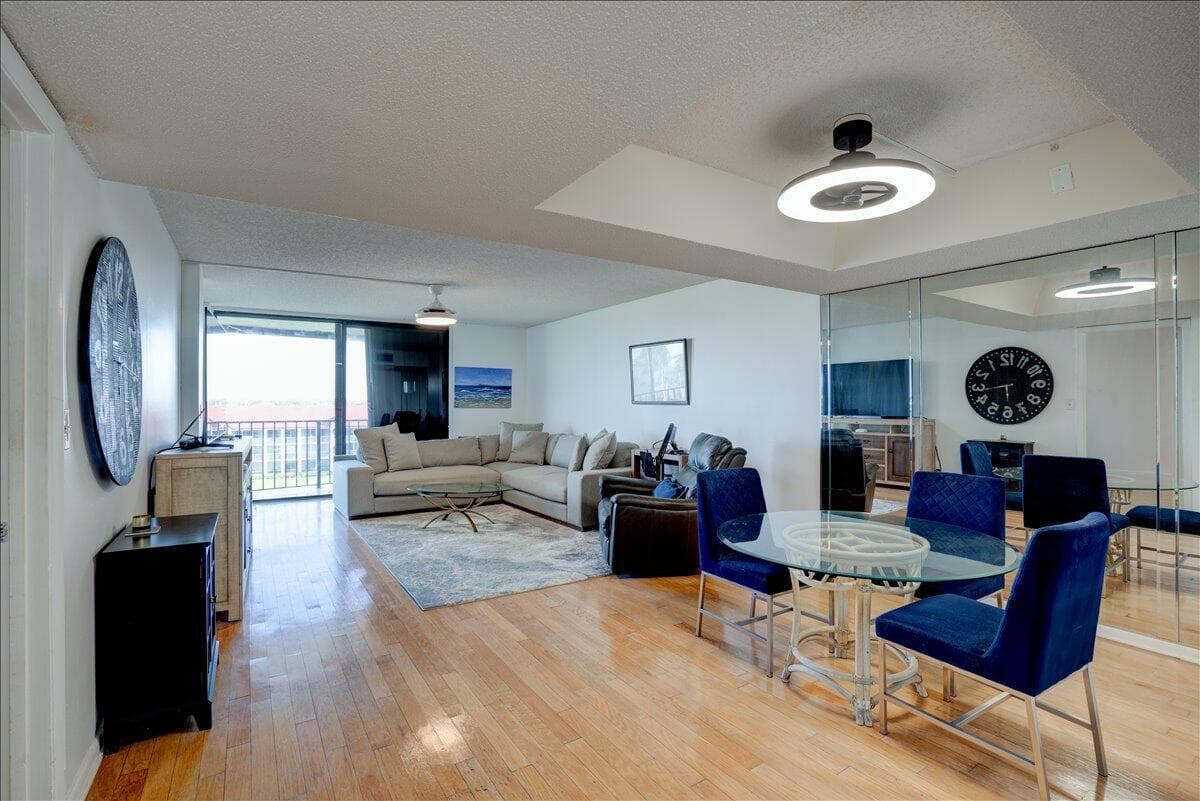 7030 Half Moon Circle 515 photo 15