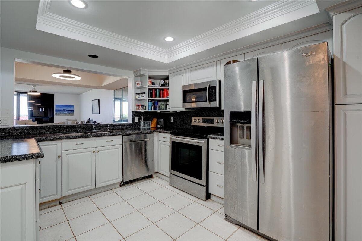 7030 Half Moon Circle 515 photo 11