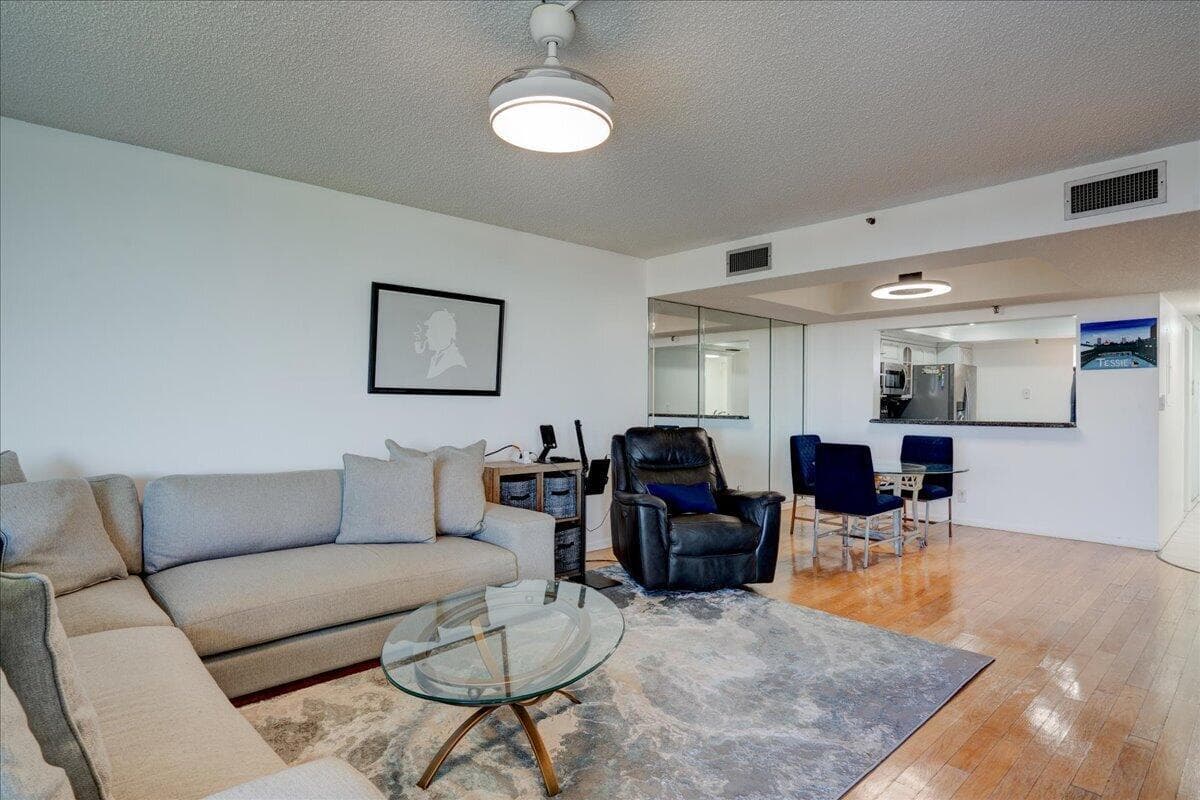 7030 Half Moon Circle 515 photo 19