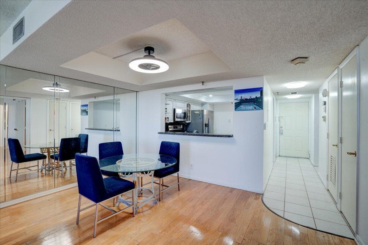 7030 Half Moon Circle 515 photo 21