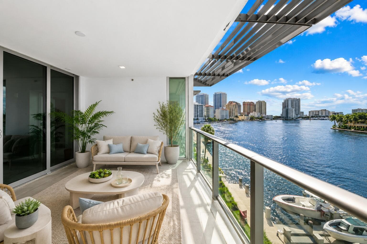 435 Bayshore Drive 302 photo 2