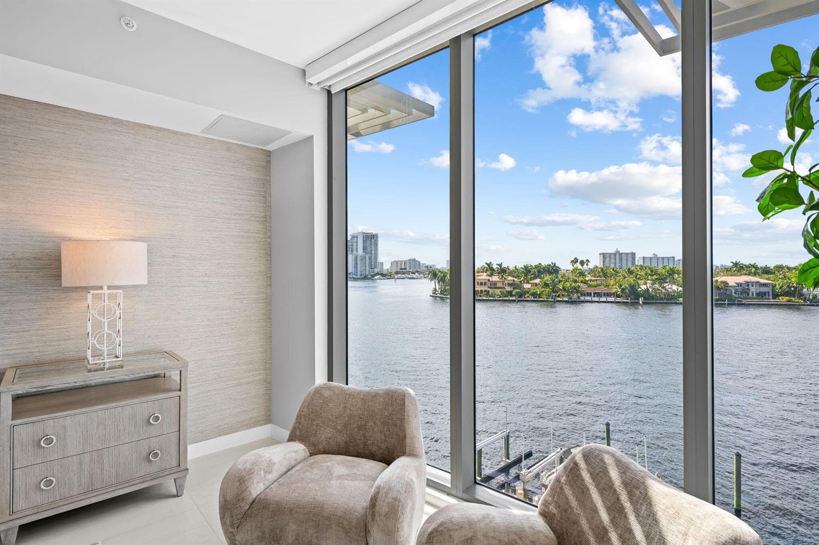 435 Bayshore Drive 302 photo 13