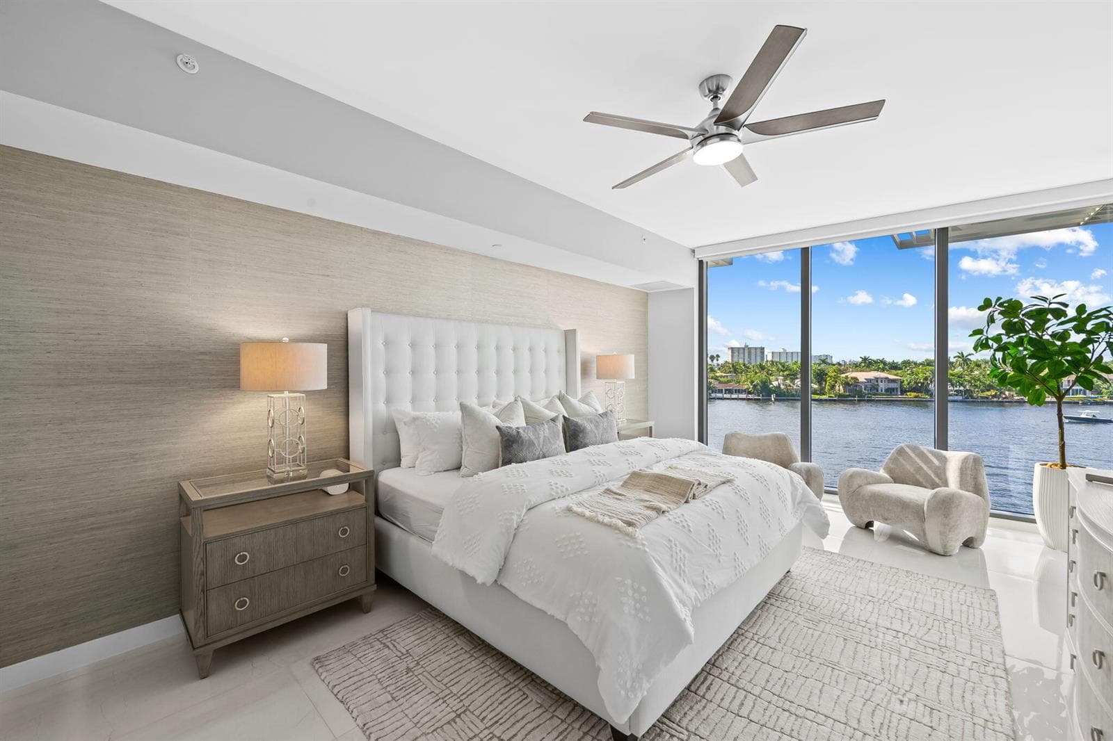435 Bayshore Drive 302 photo 12