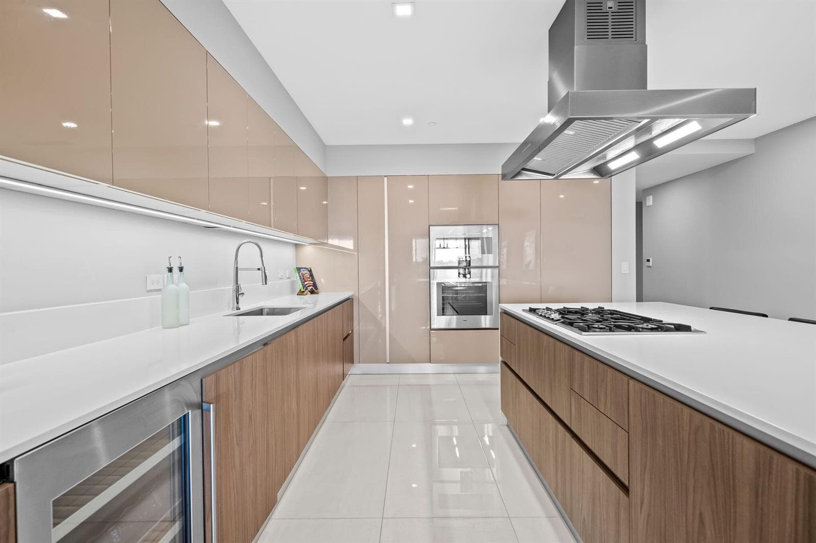 435 Bayshore Drive 302 photo 10