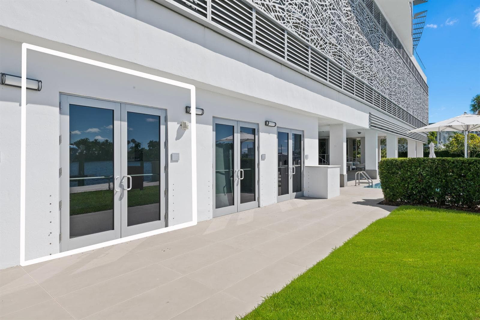 435 Bayshore Drive 302 photo 19
