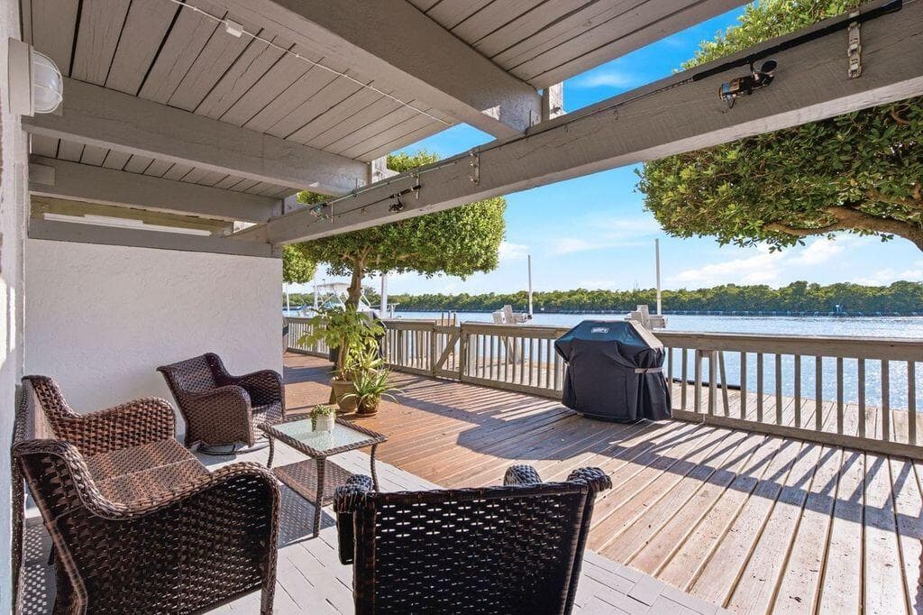 1800 N Ocean Drive 203 photo 3