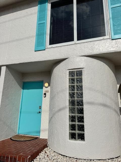 1800 N Ocean Drive 203 photo 1