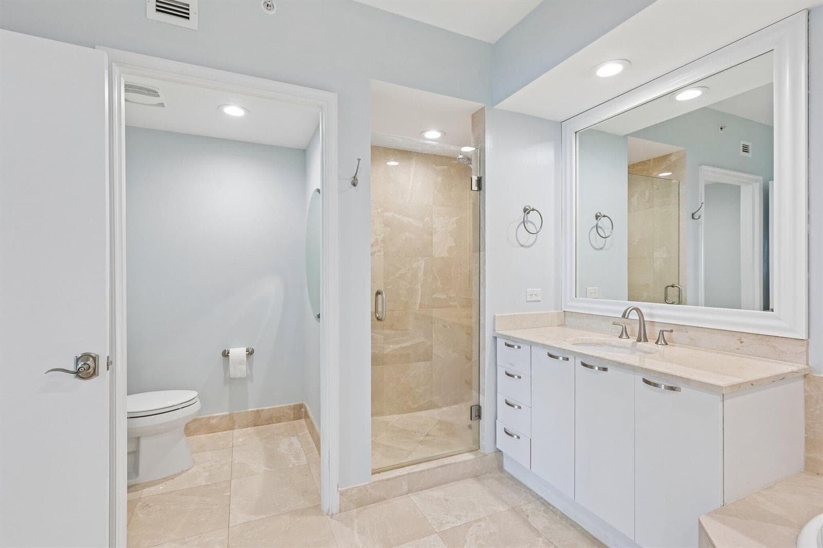 2650 Lake Shore Drive 1202 photo 23