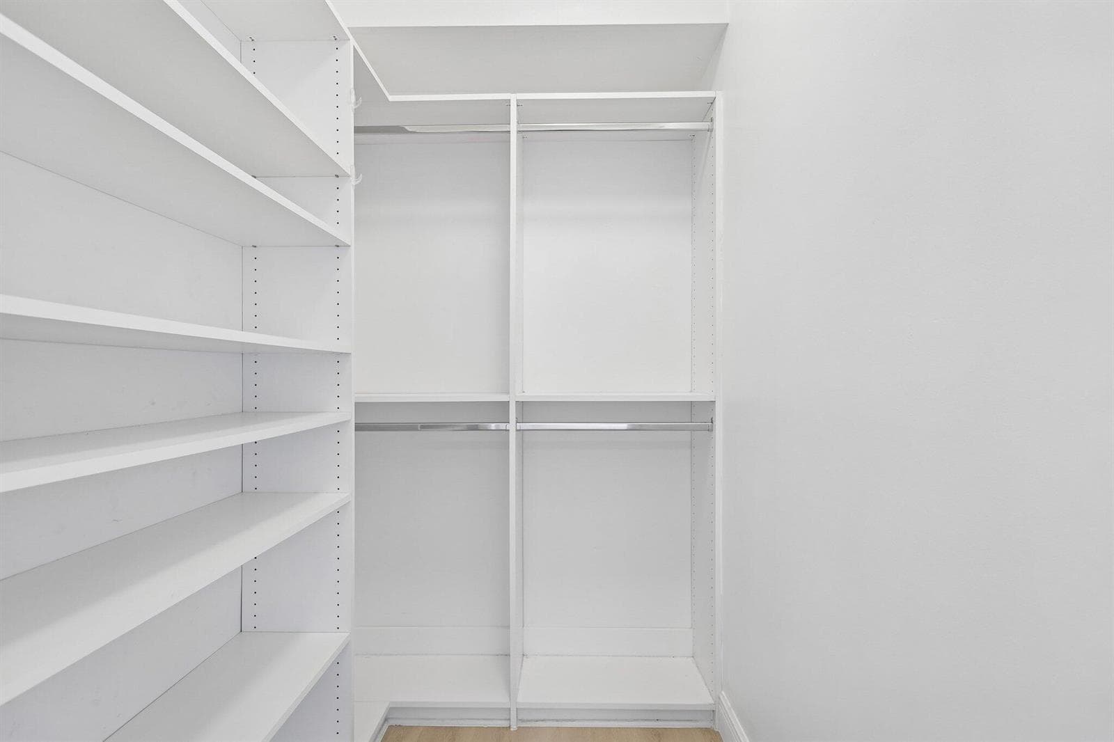 2650 Lake Shore Drive 1202 photo 13