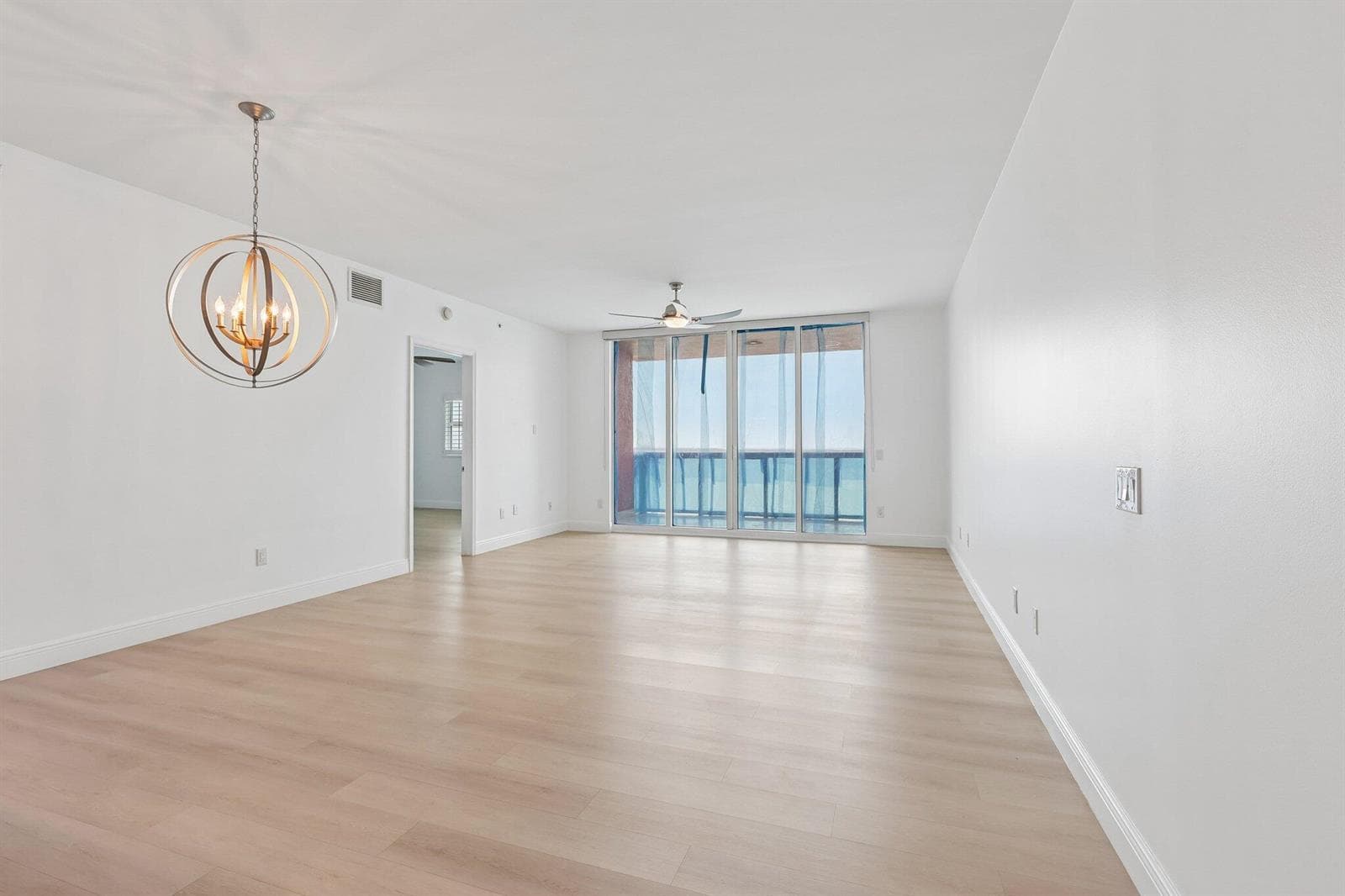 2650 Lake Shore Drive 1202 photo 3