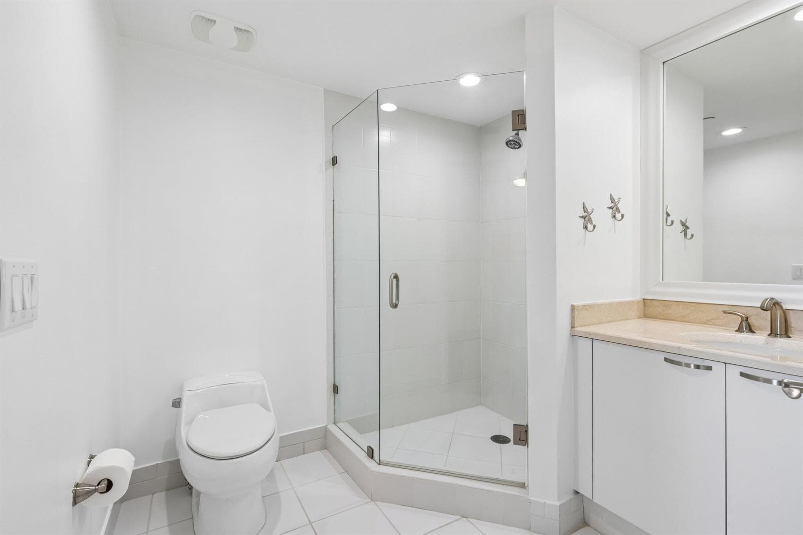 2650 Lake Shore Drive 1202 photo 14
