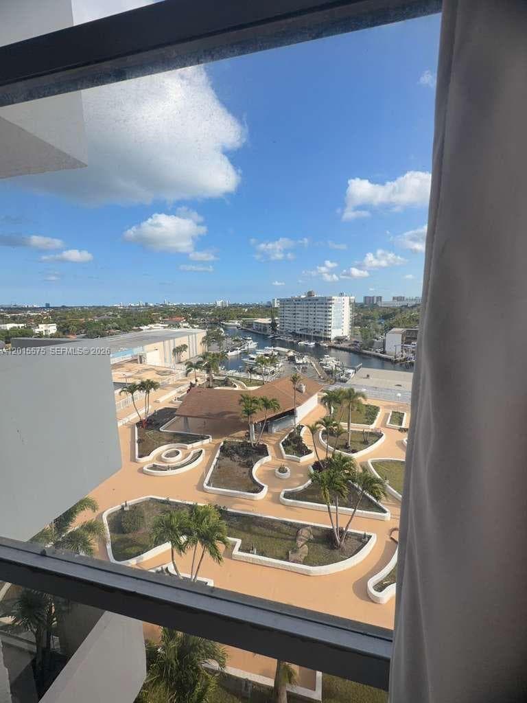 13499 Biscayne Blvd 906 photo 1