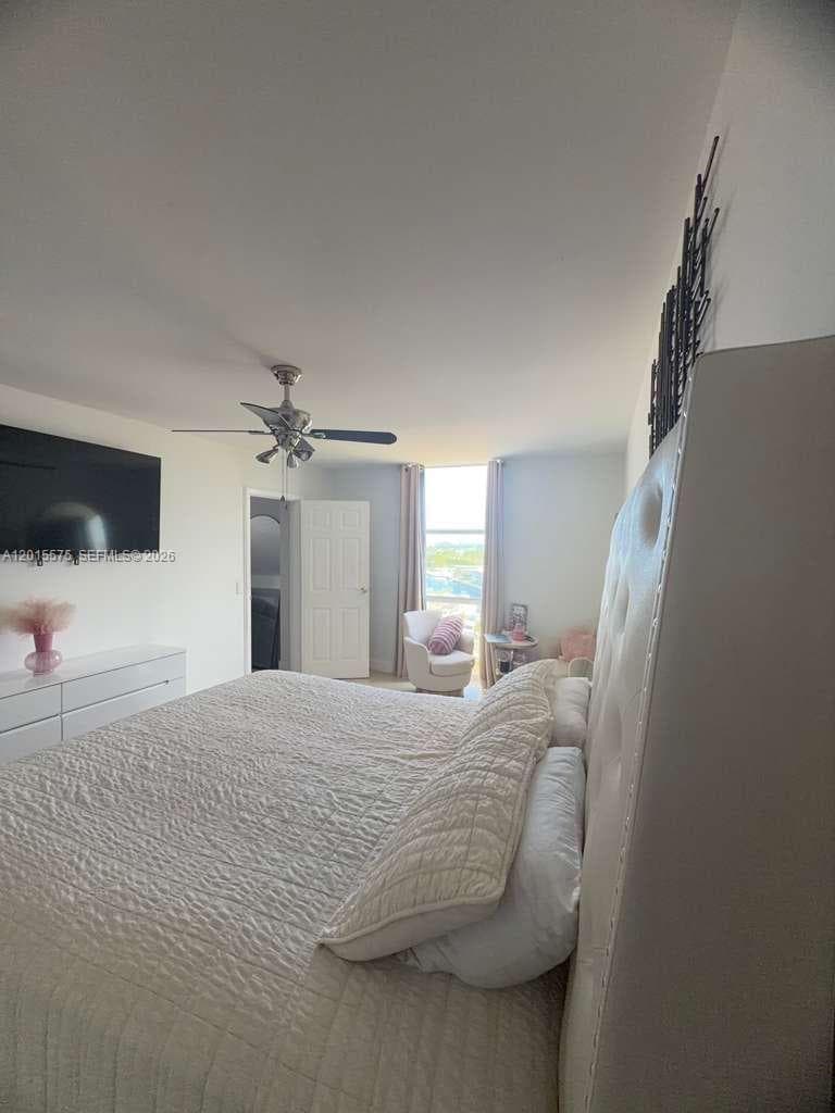 13499 Biscayne Blvd 906 photo 10