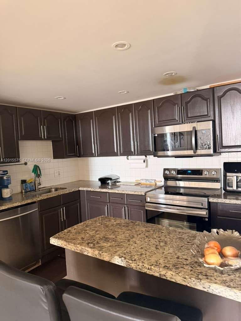 13499 Biscayne Blvd 906 photo 8