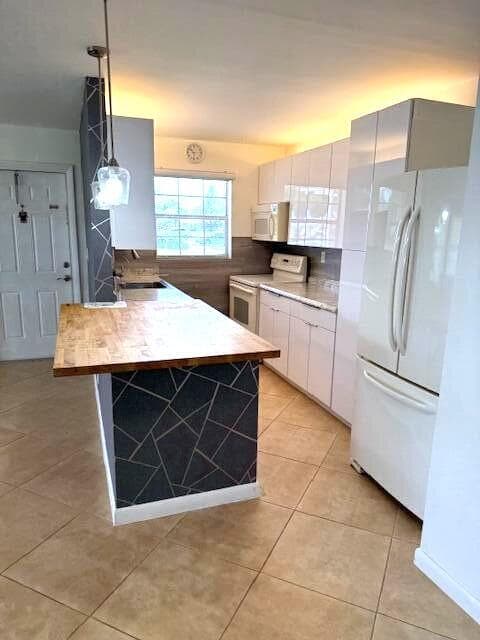 115 Lakes End Drive D photo 6