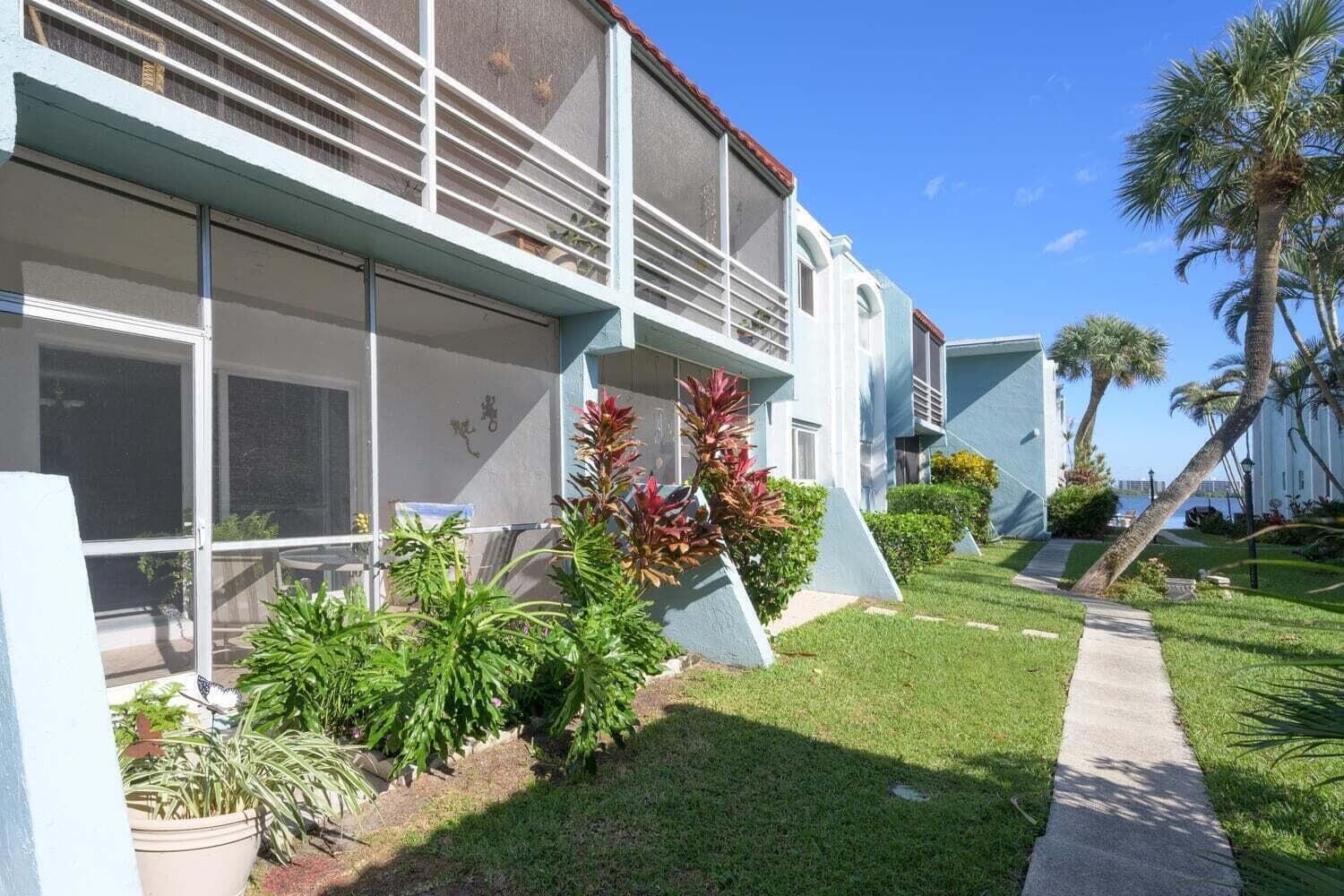 1430 S Lakeside Drive 22 photo 9