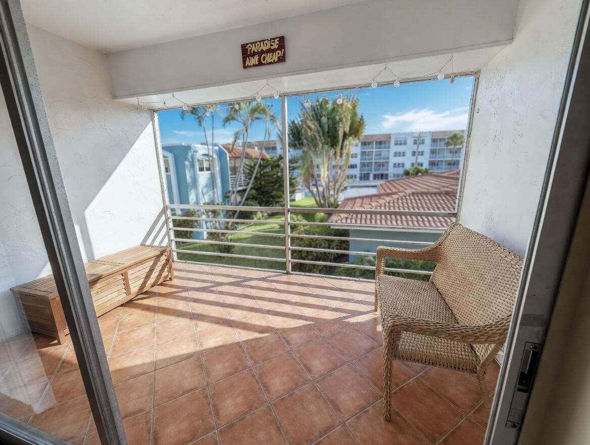 1430 S Lakeside Drive 22 photo 8