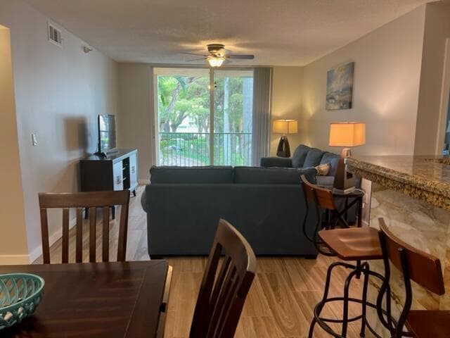 160 Yacht Club 206 Way 206 photo 7