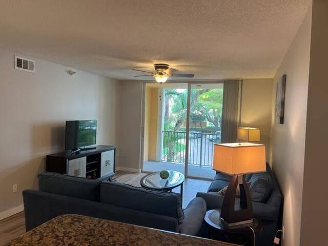 160 Yacht Club 206 Way 206 photo 11