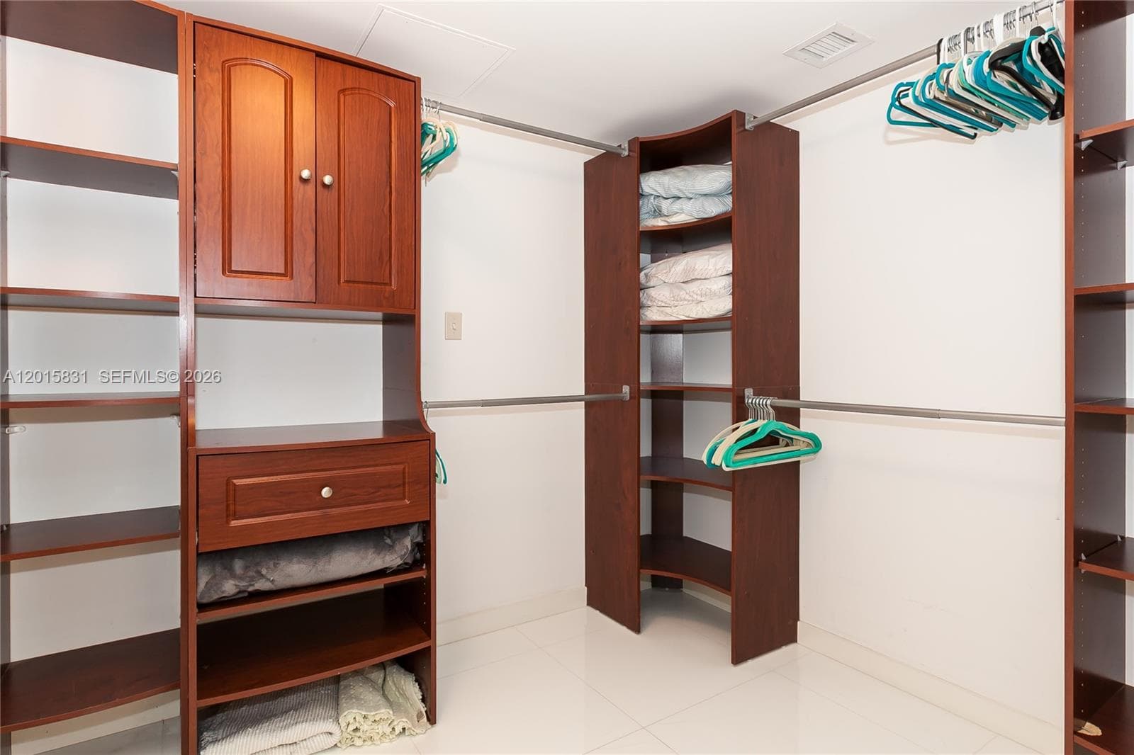 1830 Ocean Dr 3711 photo 9