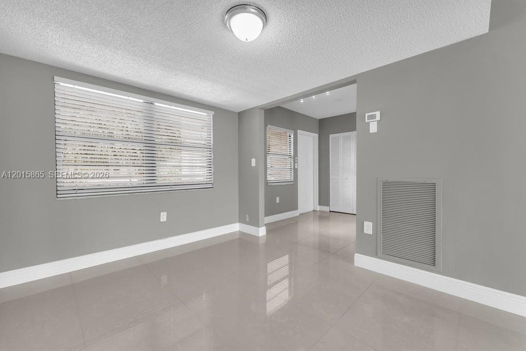 3100 NE 48th St 318 photo 14