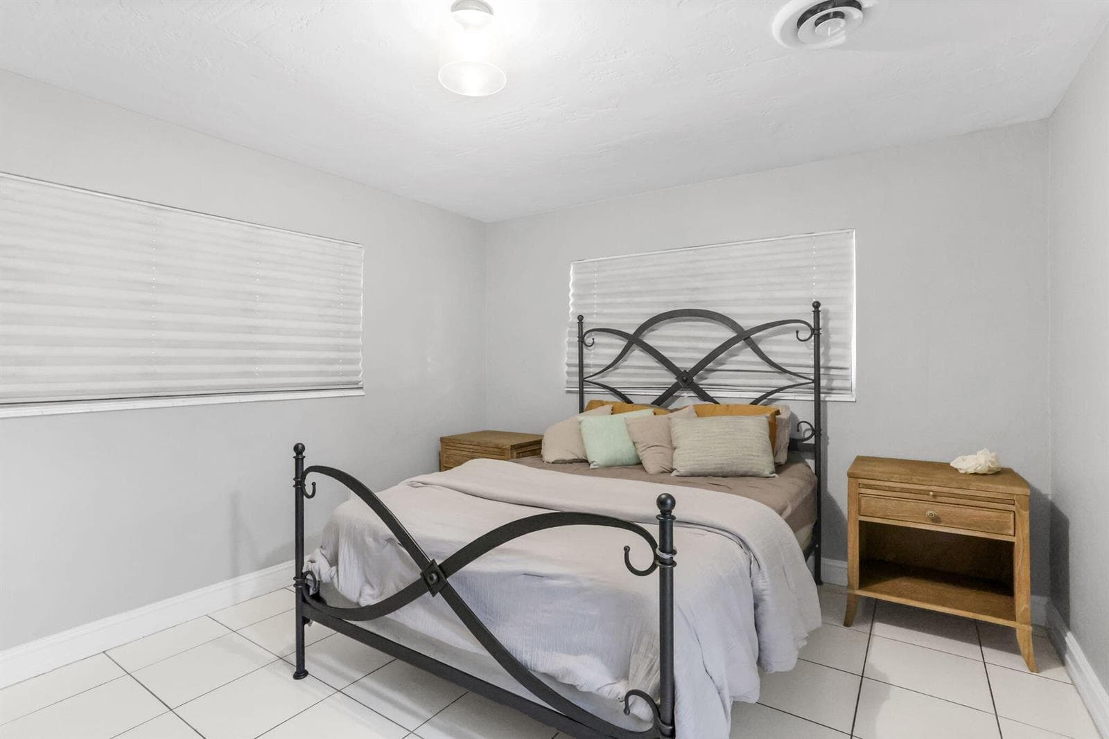 1701 NE 63rd Court photo 17