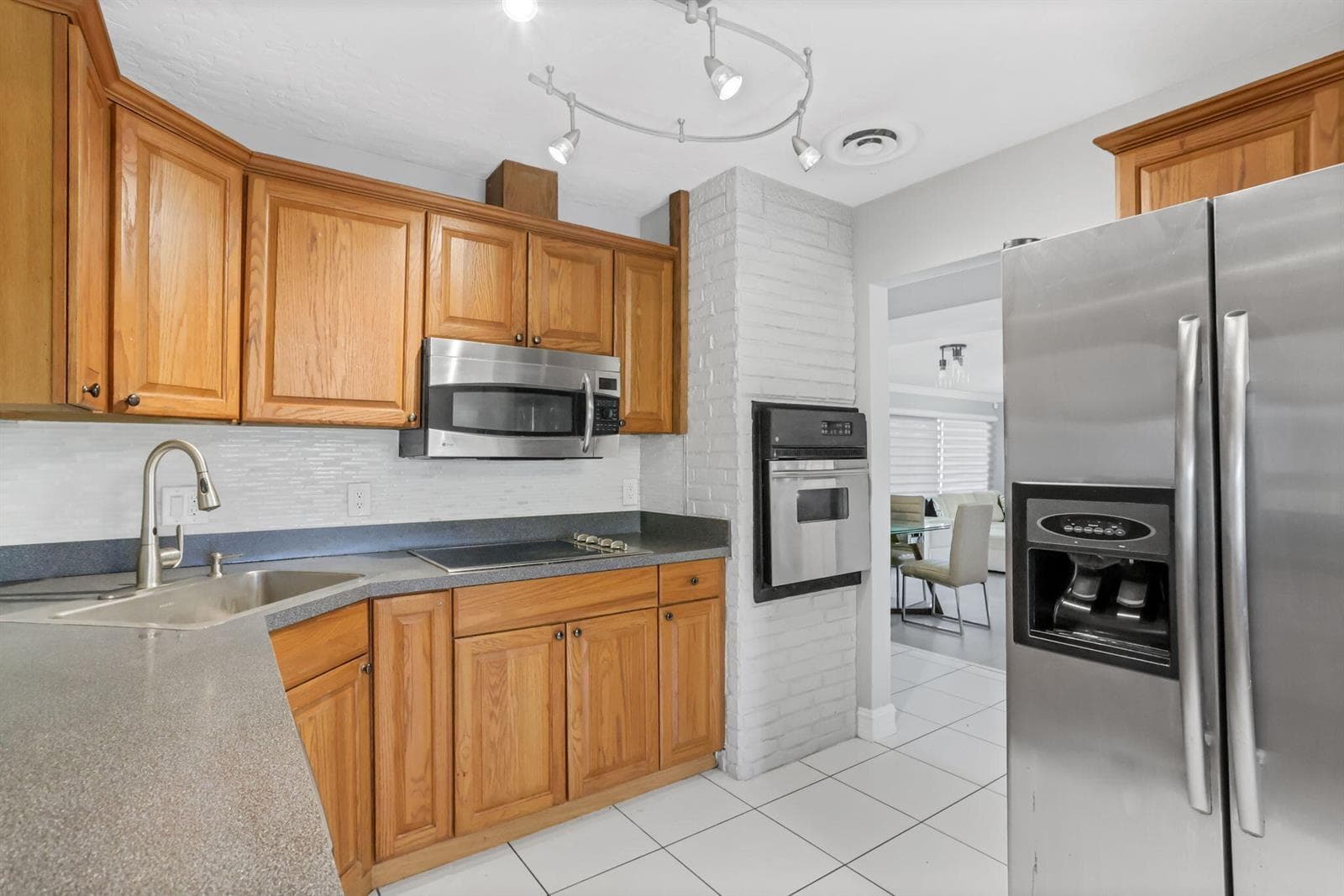 1701 NE 63rd Court photo 9