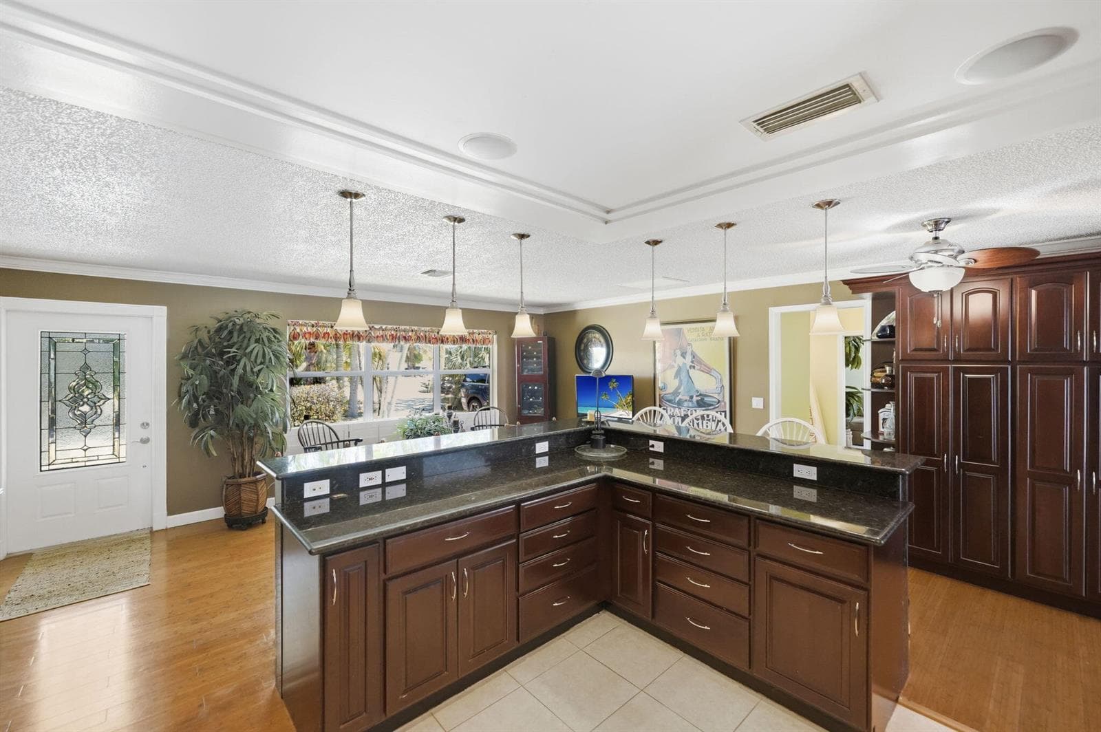 108 Carlisle Lane photo 13