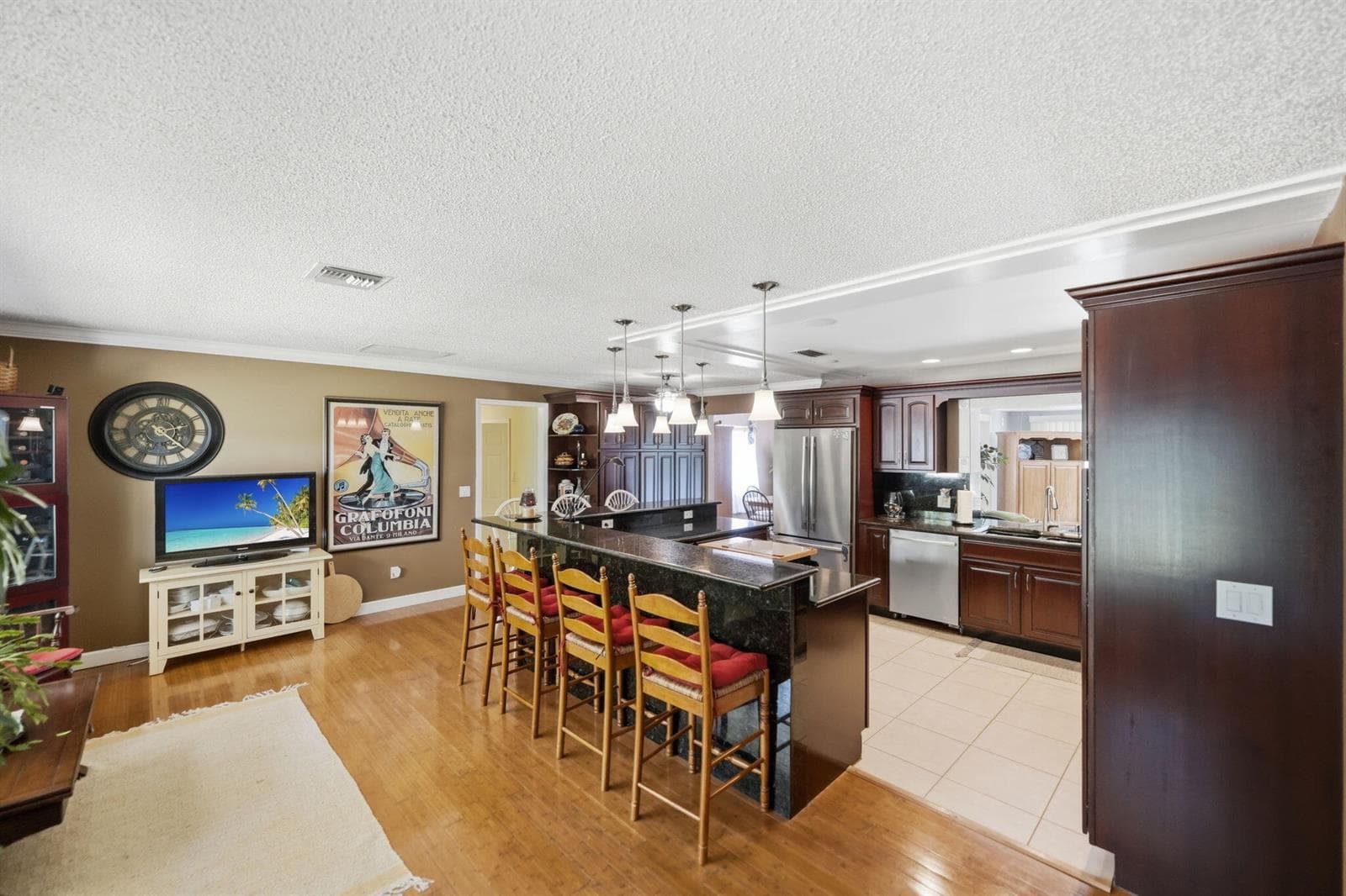 108 Carlisle Lane photo 18