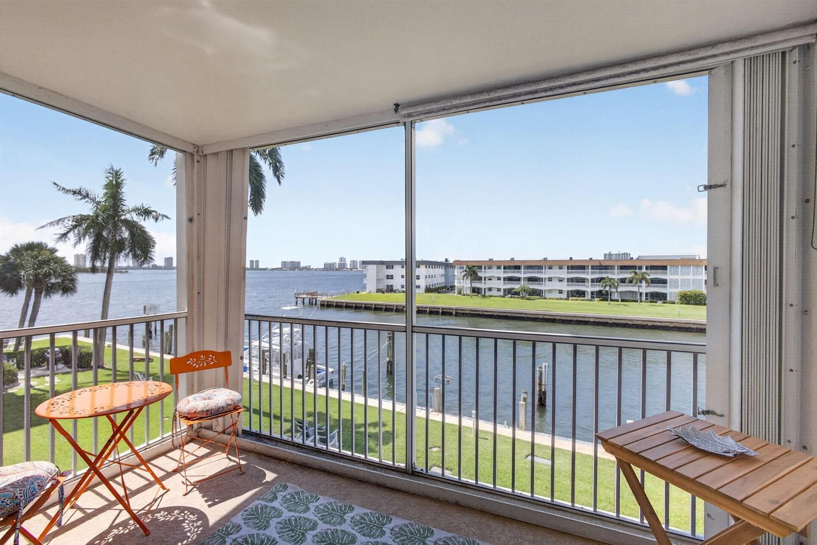 100 Paradise Harbour Boulevard 307 photo 24