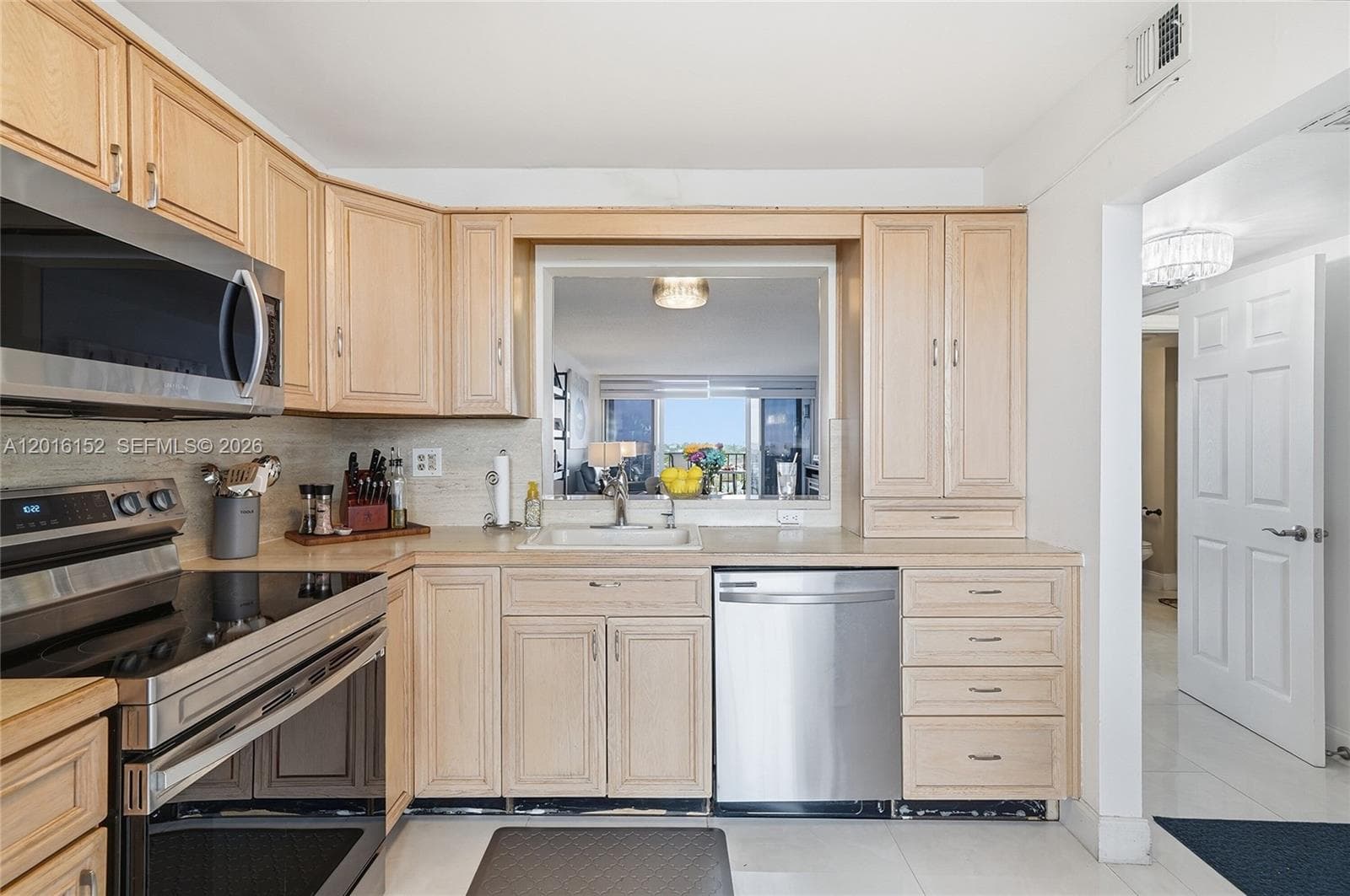 808 photo 5